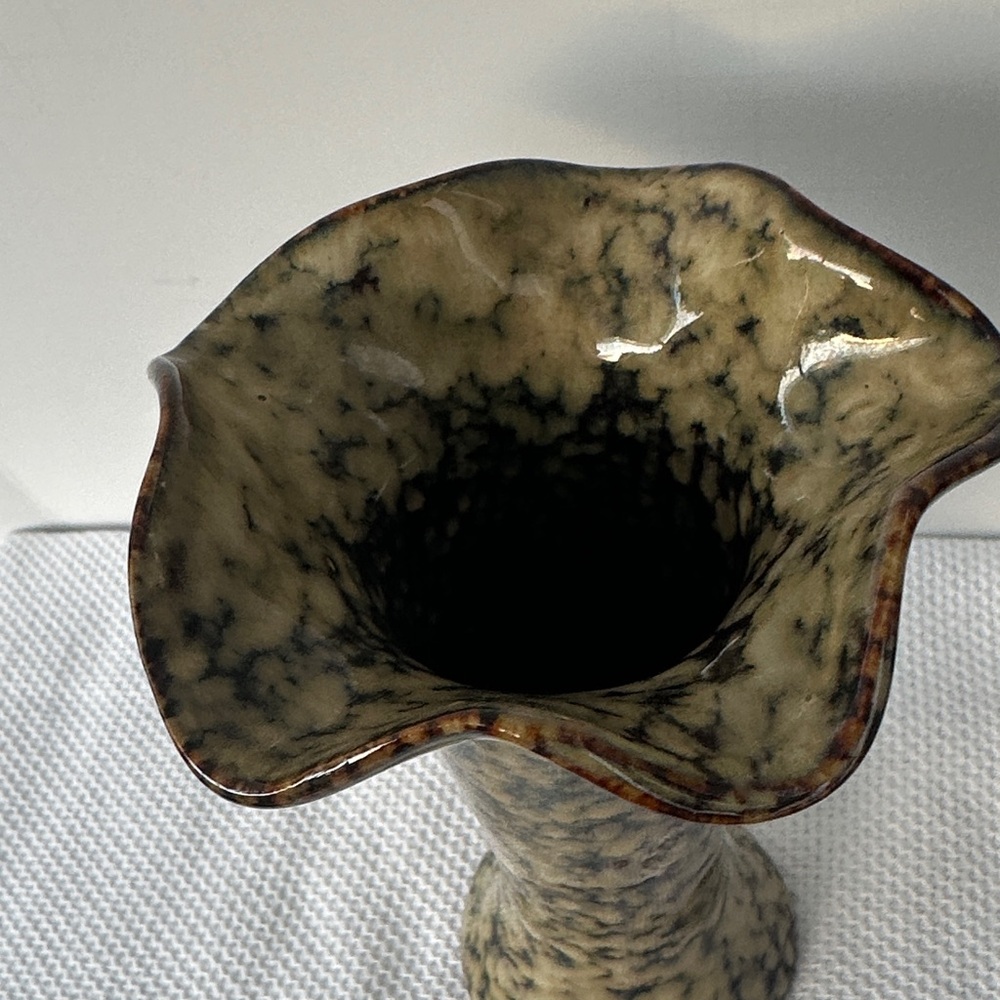 Brown & Tan Speckled 7” Ceramic Vase With Ruffled Rim Tortoise Shell Pattern - Picture 5 of 9